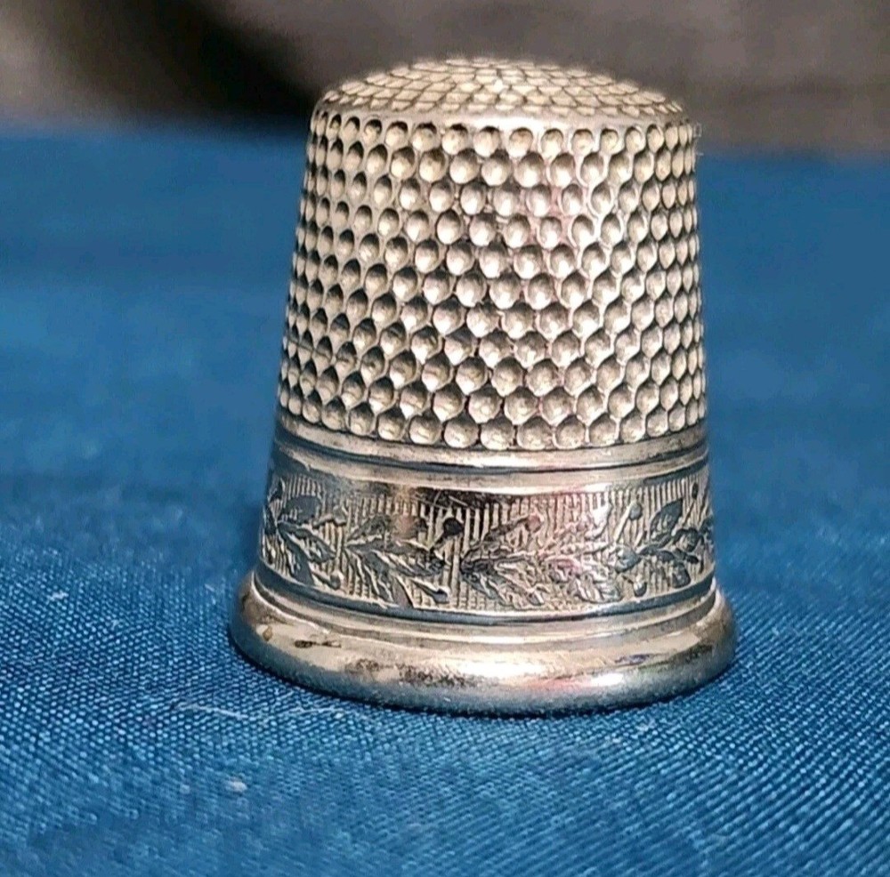 Antique Simons Bros Co Thimble Size 10 Fancy Border