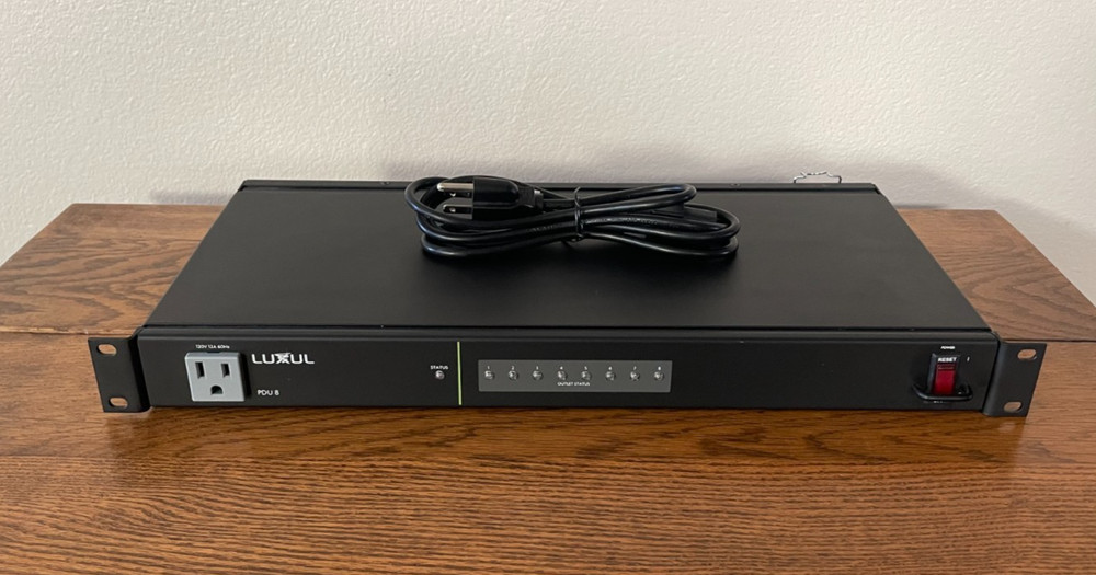 Luxul PDU 8 Power Distribution Unit 8 Controlled Outlets