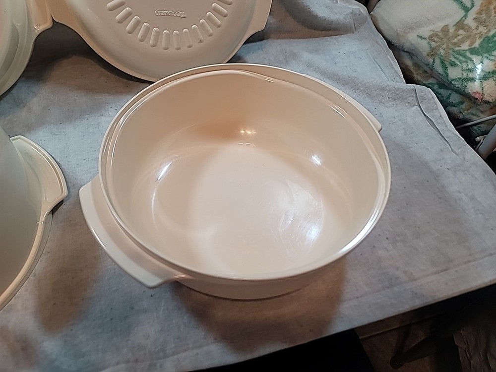 Tupperware Microwave Stack Cooker 4 Piece Set Lid Strainer 3 & 1.75 Quart Almond