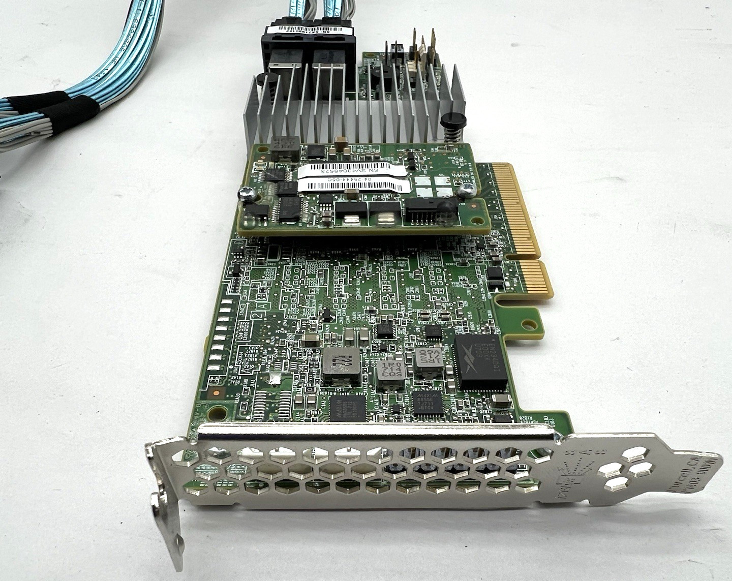 BROADCOM 03-25420-22001 LSI MegaRAID SAS 9361-8i 12Gb/S w/ AOM-SAS3-818E-LP