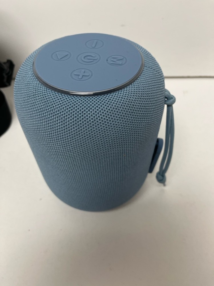 ONN PORTABLE SPEAKER WITH CASE (P08034580)