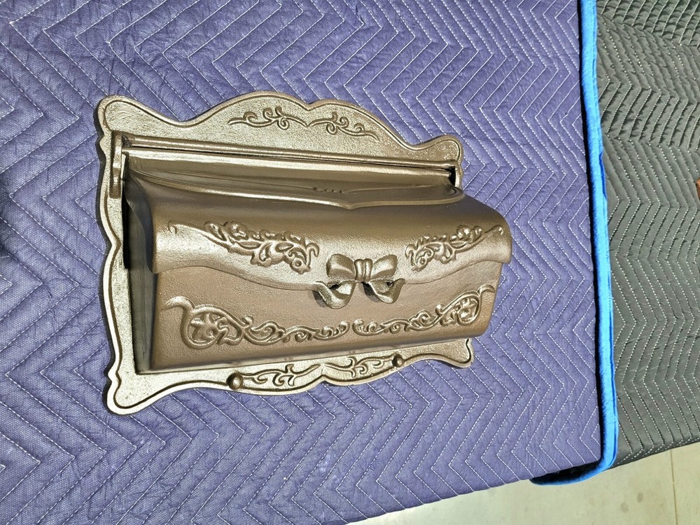 Amco Provincial Wallmount Mailbox