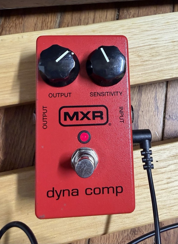 MXR Dyna Comp Red Analog Compressor Effect Pedal for Electric Guitar