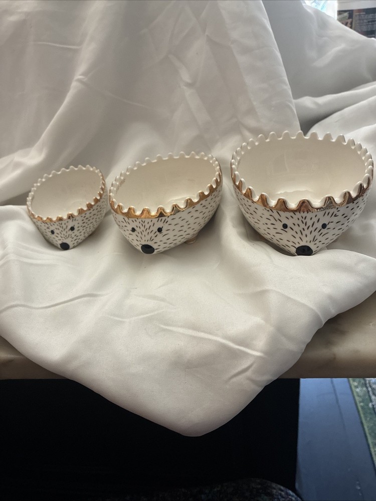 Nesting Hedgehogs Ceramic Figural Measuring Cups Bowls Lot Set 3 Creative