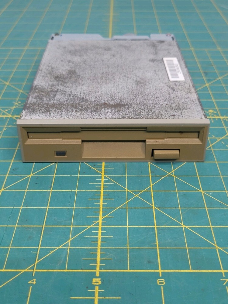 Newtronics Mitsumi D359T3 3.5" Jumperable Floppy Disk Drive Untested