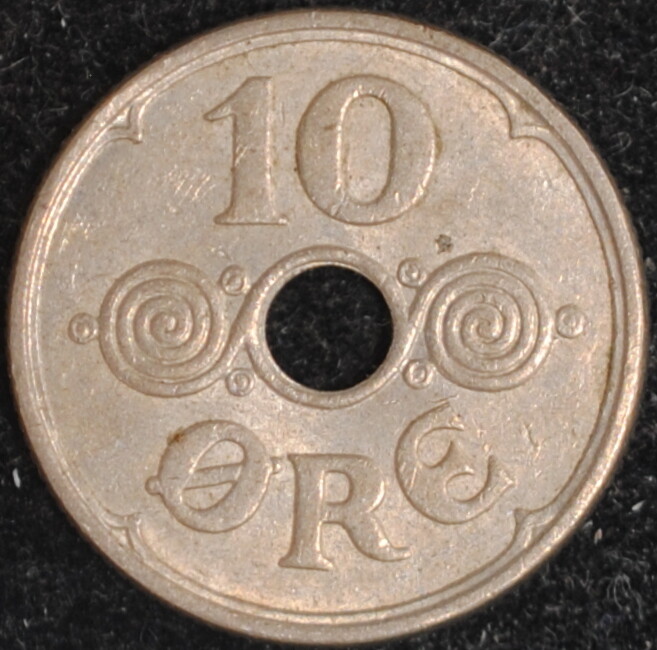 1933 Denmark 10 Ore AU