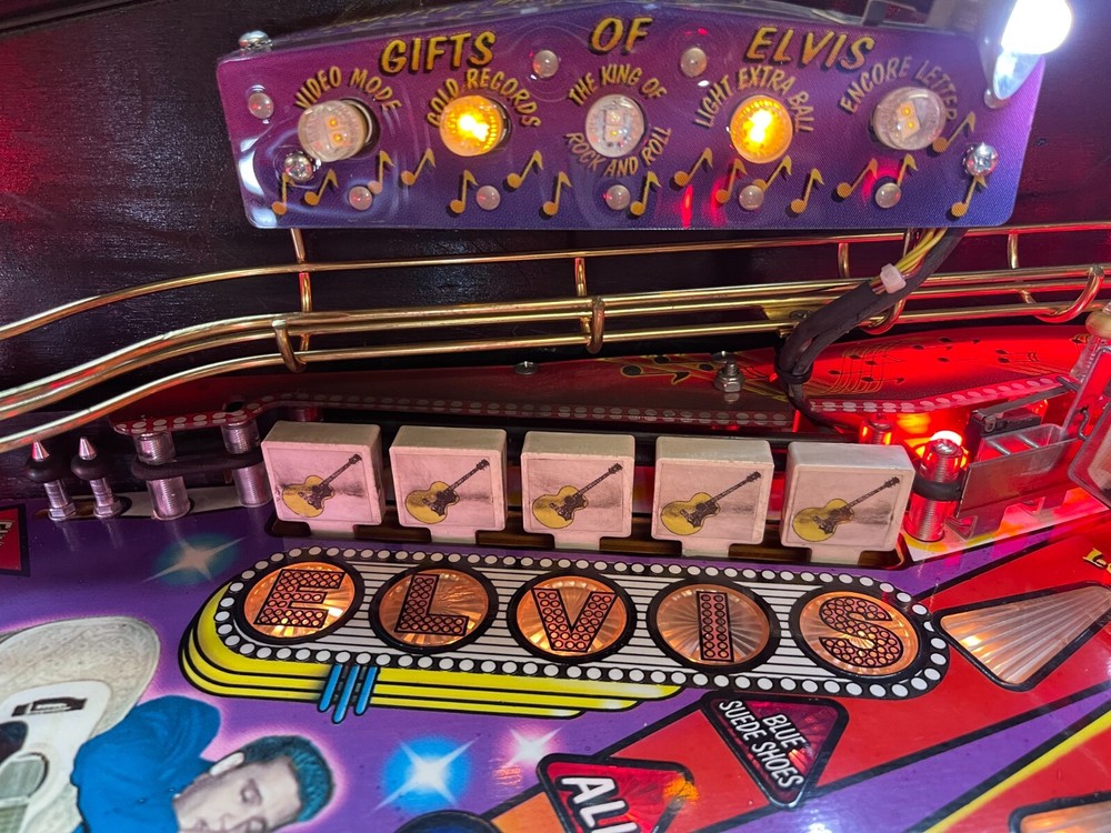Elvis by Stern Pinball Machine - 2330