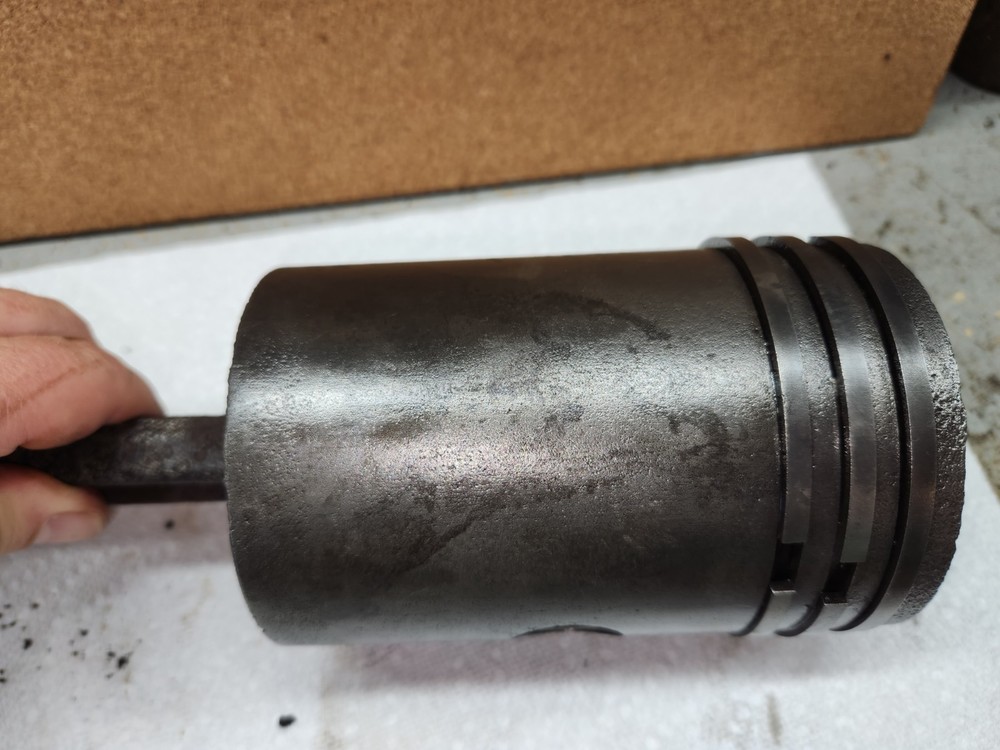 1 1/2 HP IHC M Engine Piston And Connecting Rod For Spark Plug Style Engine.