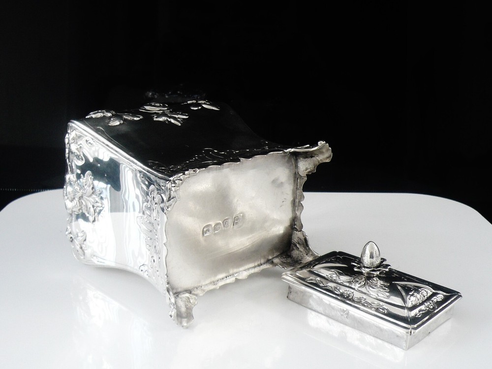 Antique Sterling Silver Bombe Shape Tea Caddy, Daniel Smith & Robert Sharp 1765