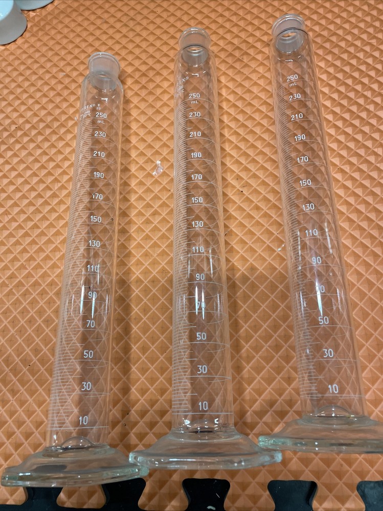 Pyrex 2982 250ml Graduated Cylinder