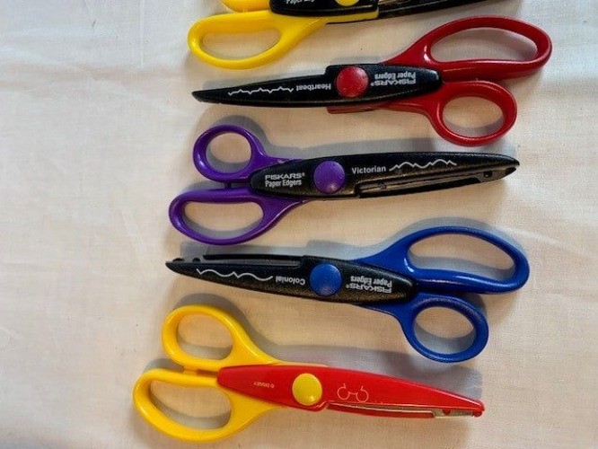 Fiskars Paper Edgers Scissors & Mickey Craft Set Decorative Edging 6-Pack Bright