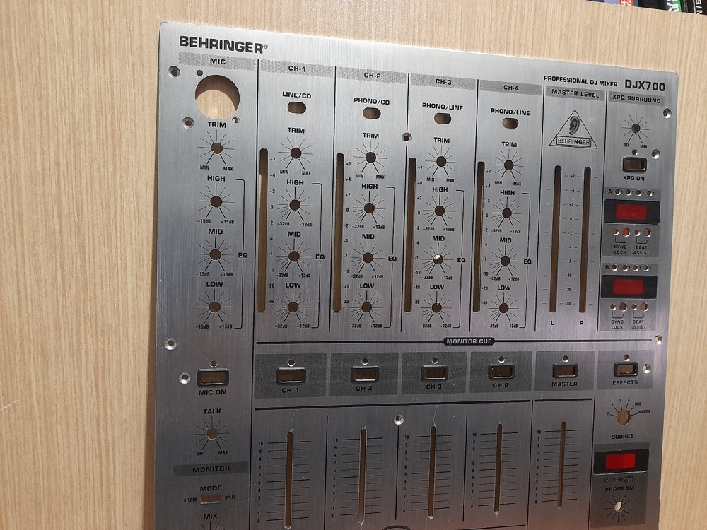 Behringer DJX700 faceplate 1