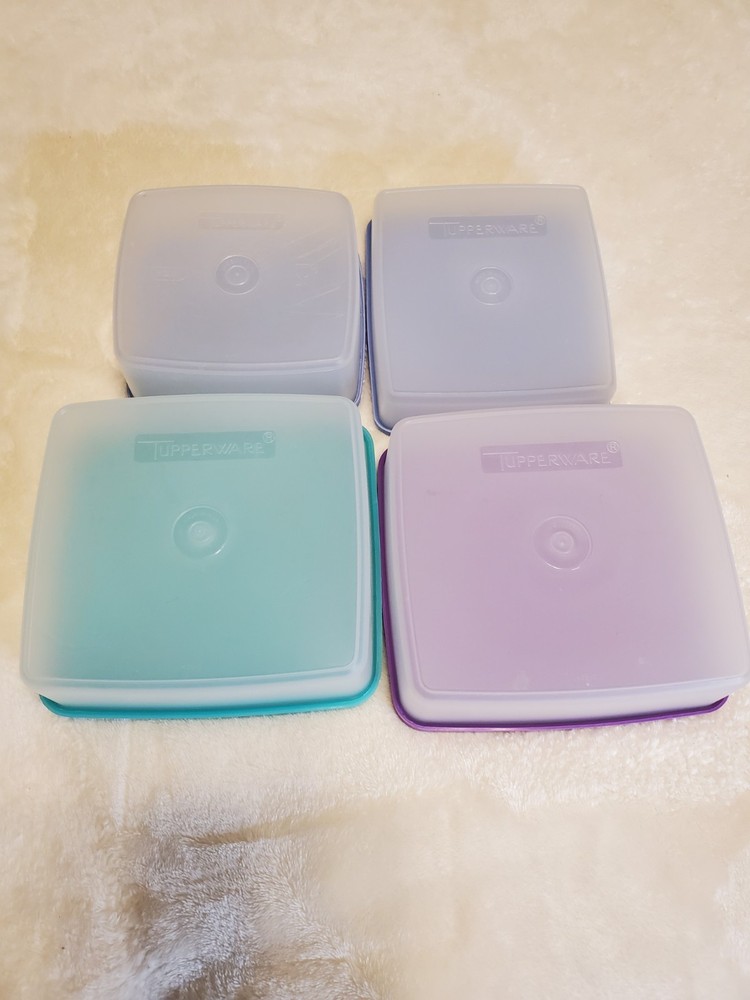 Tupperware Sandwich Keeper Set Of 4