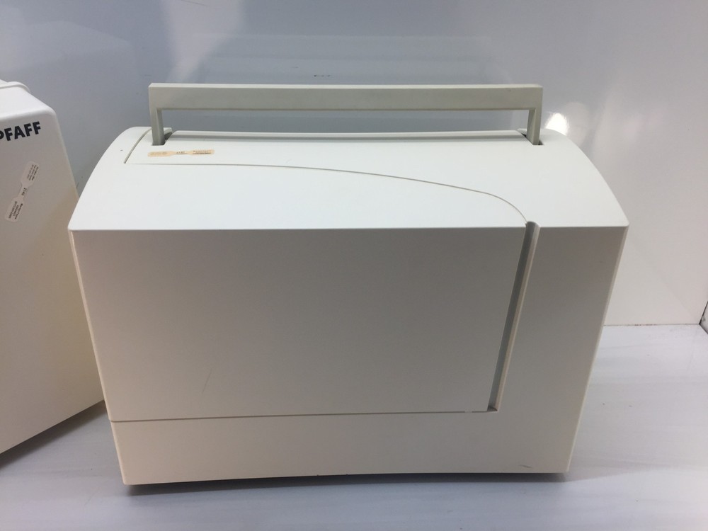 Pfaff Creative 2140 Sewing Embroidery Machine w/ Case, Embroidery , Hoops Bundle