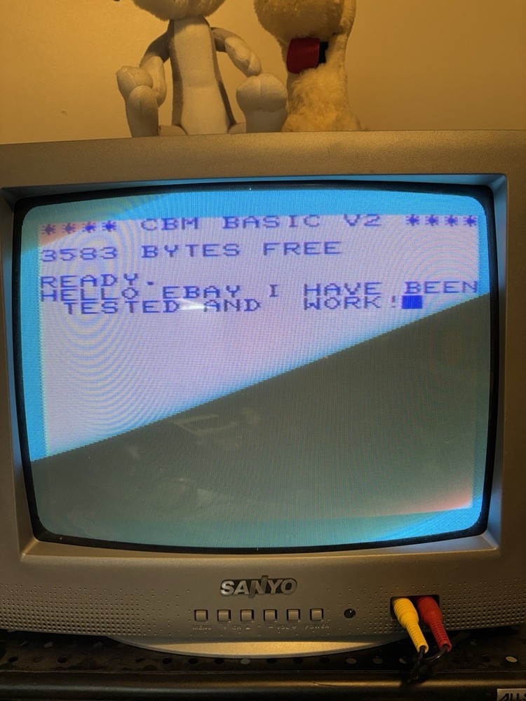 COMMODORE VIC-20 DIN COMPUTER ONLY TESTED AND WORKING READ