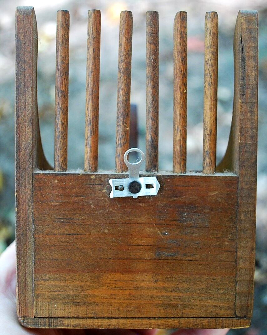 Antique Primitive HANDMADE WOOD CRANBERRY/BLUEBERRY HARVESTING SCOOP Rake Box