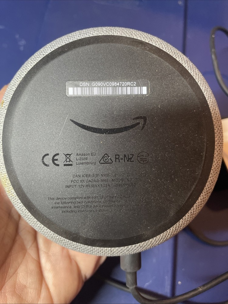 Amazon Echo Dot (3rd Gen) - Alexa - White - D9N29T (Has AUX out!) UNTESTED