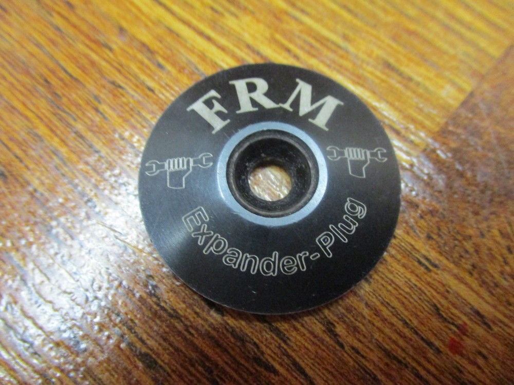 FRM 1 1/8 INCH HEADSET STACK CAP (CAP ONLY) "EXPENDER PLUG" BLACK