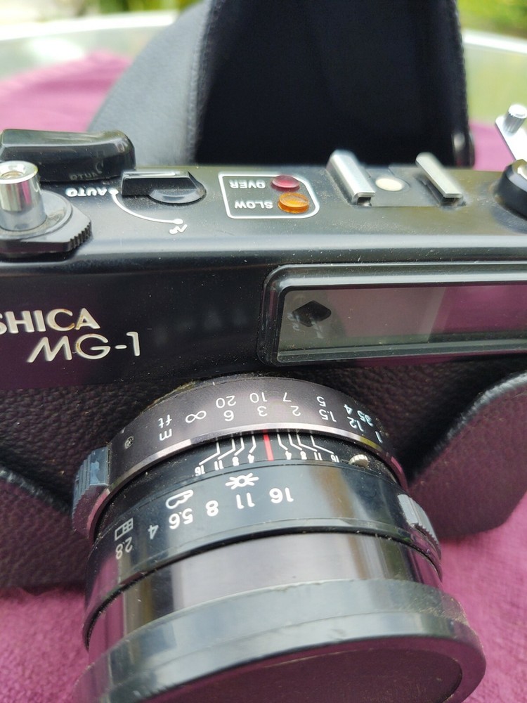 YASHICA MG 1 ,45 MM IN CASE