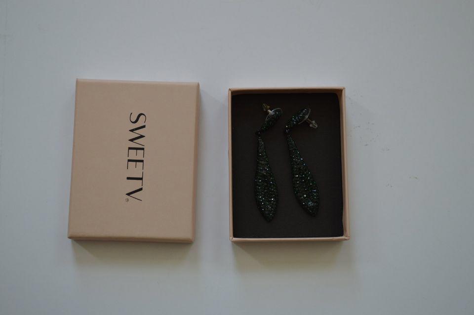 SWEETV Green Sparkling Earrings