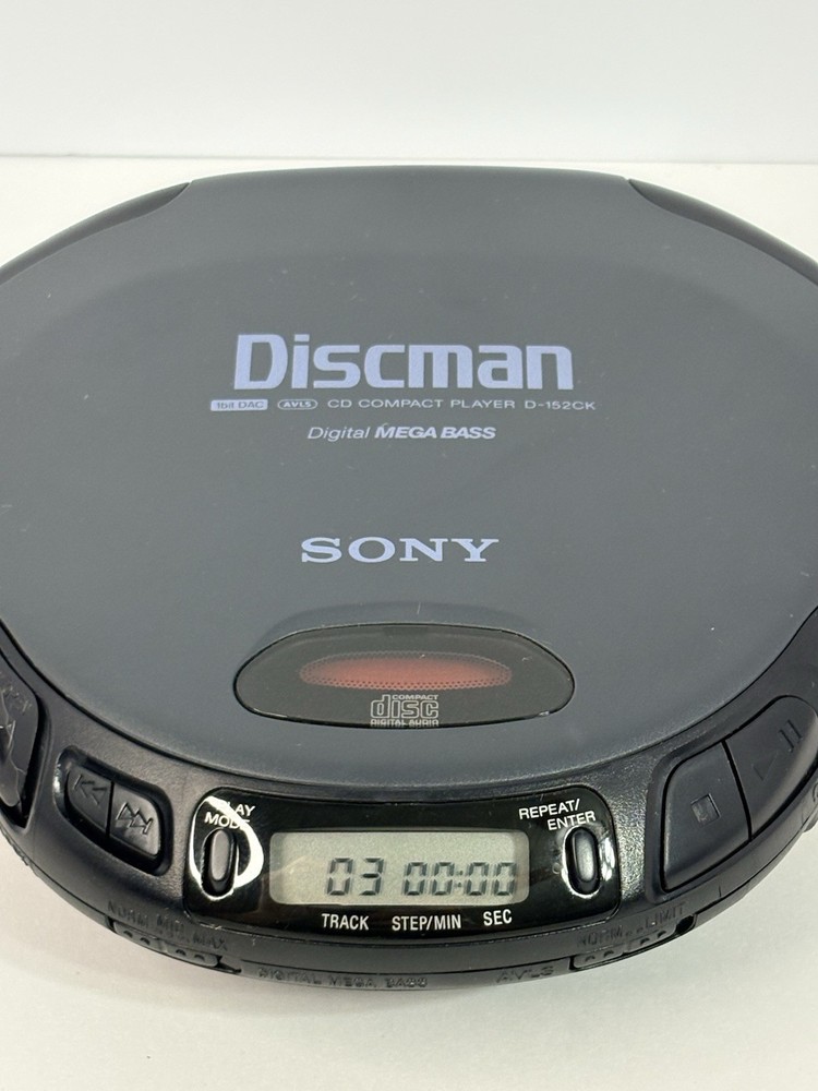 Sony D-152CK Portable CD Player With Accessories