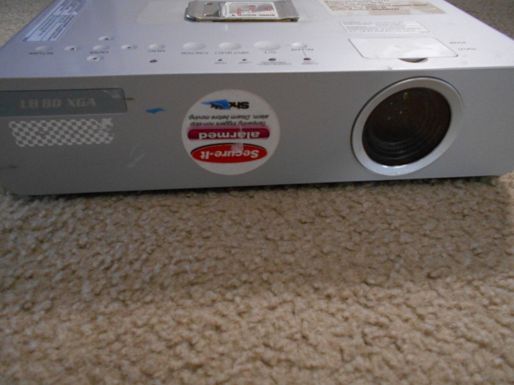 PANASONIC PT-LB80 PROJECTOR No Cords