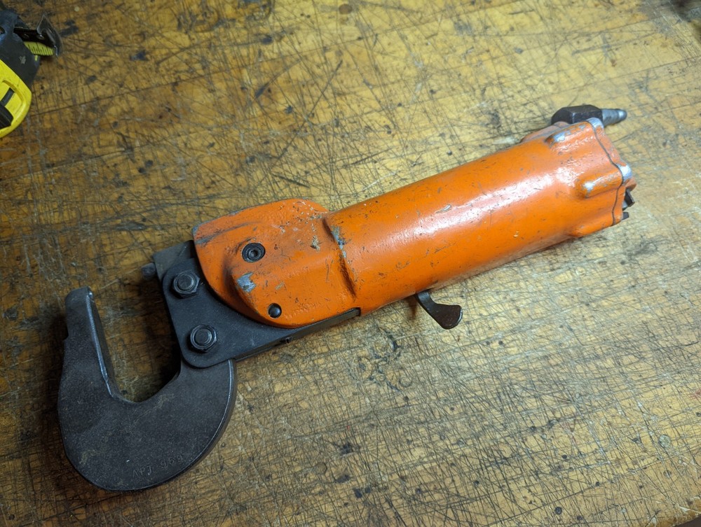 APT 720 Pneumatic Compression Rivet Squeezer air riveter aircraft deep 959 head