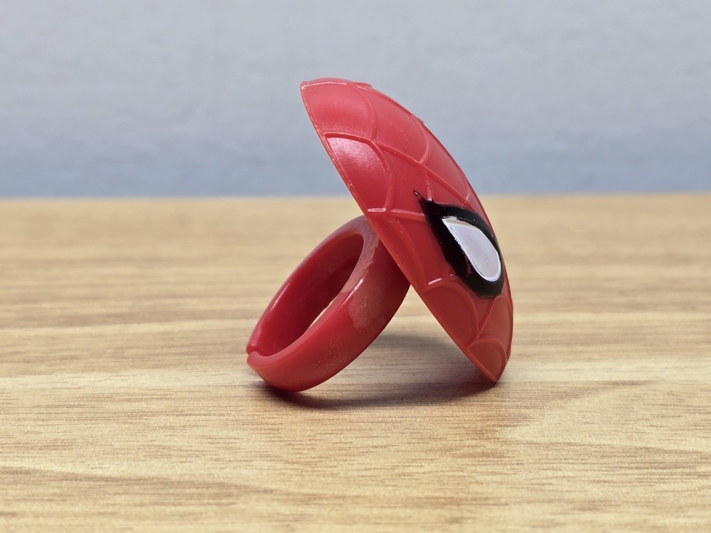 2012 Marvel Spider Man Plastic Ring Deco Pac
