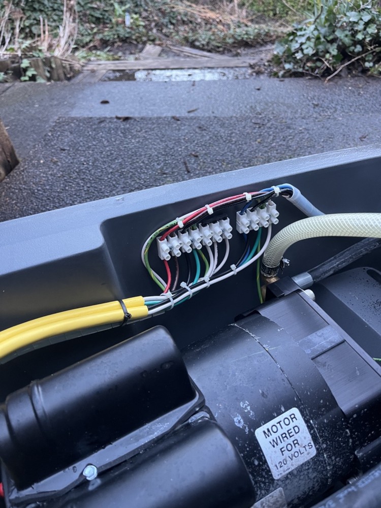 TENNANT Q12 MULTI-SURFACE CLEANER