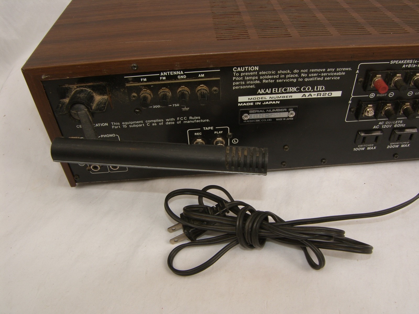 Akai AA-R20 AM/FM Stereo Receiver 26 Watts (Circa 1980) Silver Face Works Tested