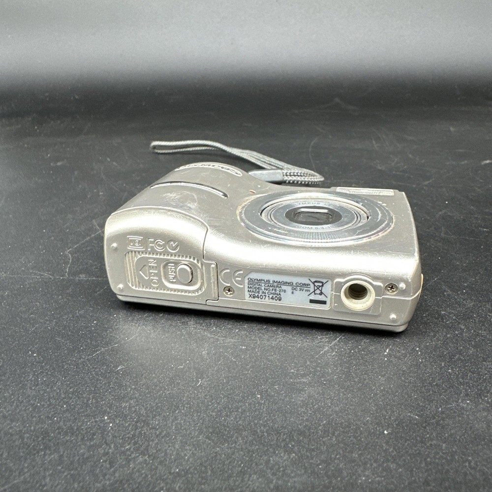 Olympus FE-270 7.1MP Digital Camera, Silver - Tested