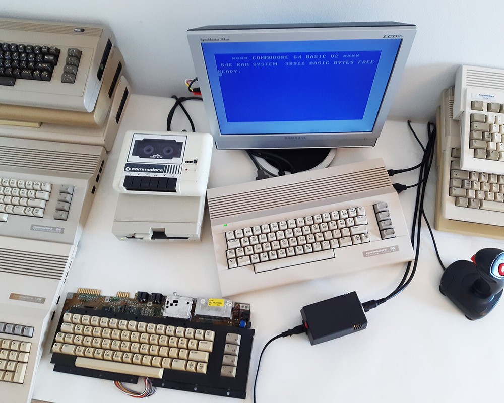 C64 PSU - Commodore 64 Power Supply - GRAY, LED, Power Switch (US plug)