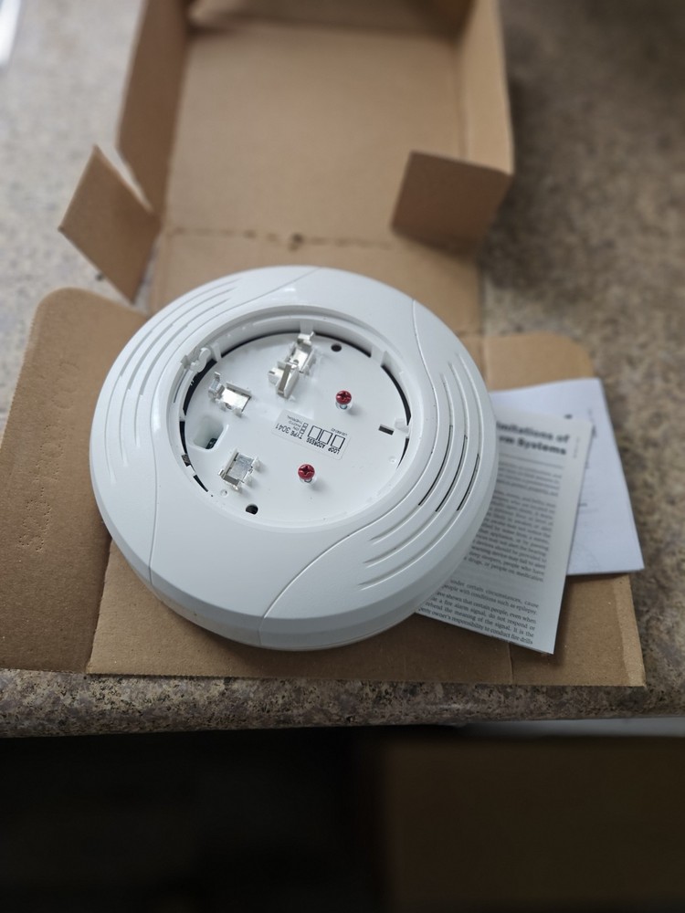 B200S-WH SYSTEM SENSOR