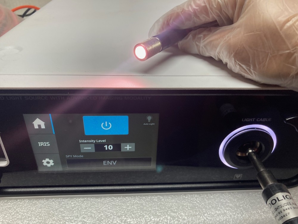 Stryker L11 AIM LED Auto Light Technology Light Source - 2019