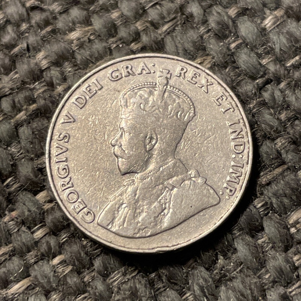 1932 Canada 5 Cents Nickel.