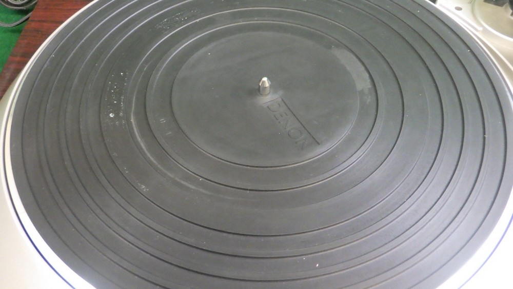 Vintage Denon phonograph-turntable DP-37F Microprocesor Controlled Automatic