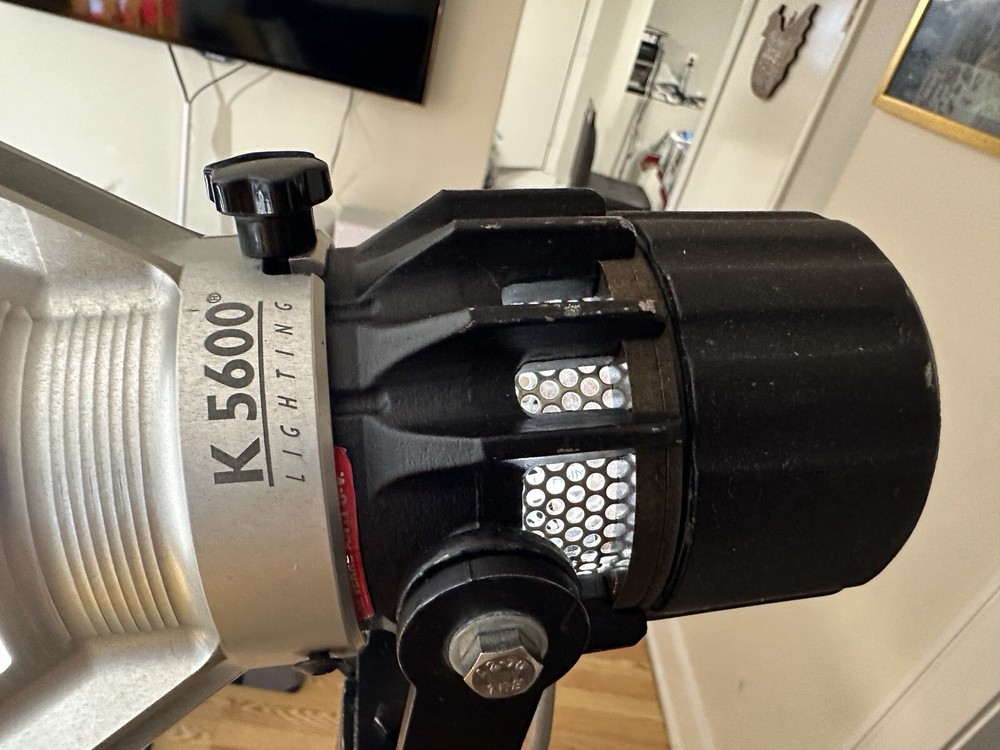 K5600 Joker Bug 200 Par HMI Light