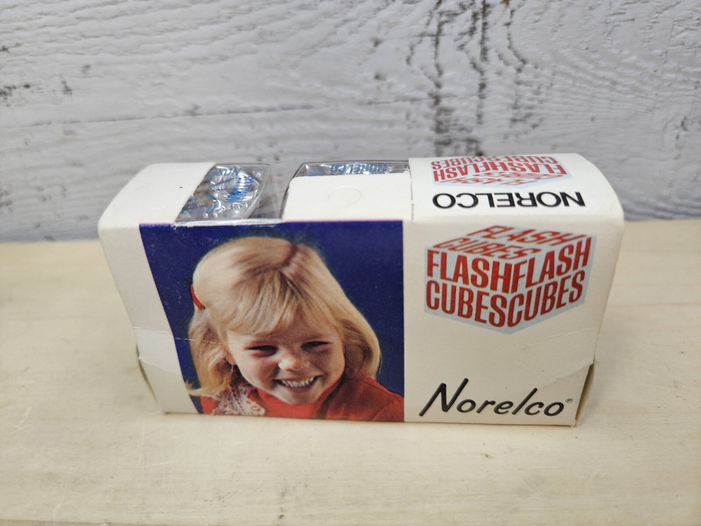 Vintage Norelco Flash Cubes (3)