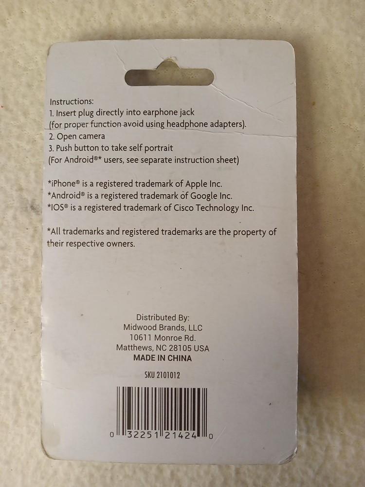 Cellphone self portrait button makes selfies easy iPhone & Android - red