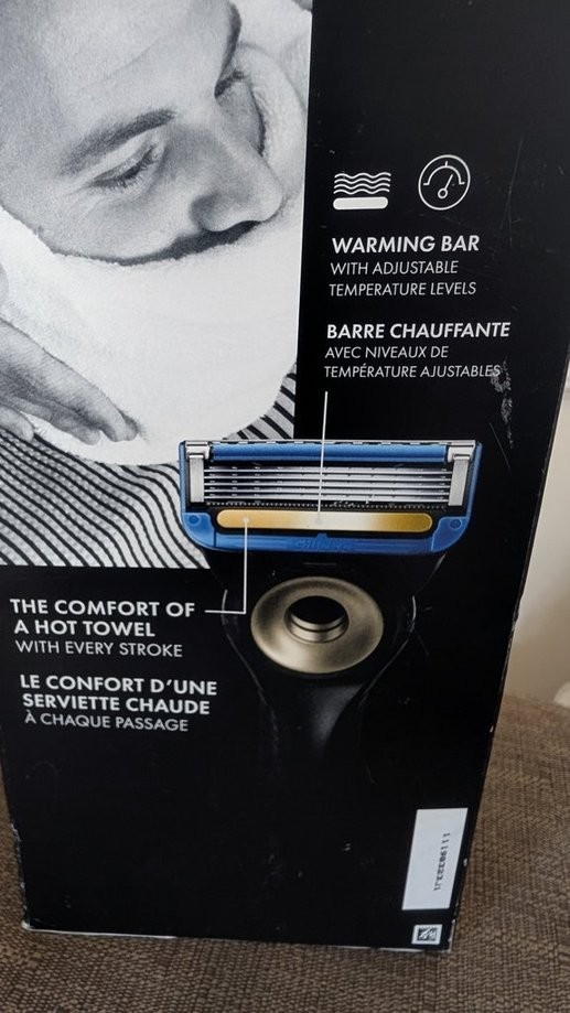 Gillette Labs Heated Razor Starter Kit w/ Base & Case