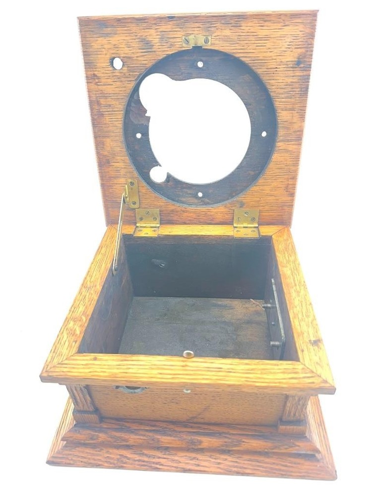 Antique Case for Victor Type E Phonograph with Back Mounting Horn