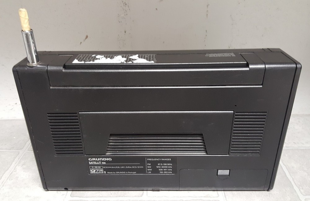 GRUNDIG SATELLIT 700 World Receiver (PLEASE READ)