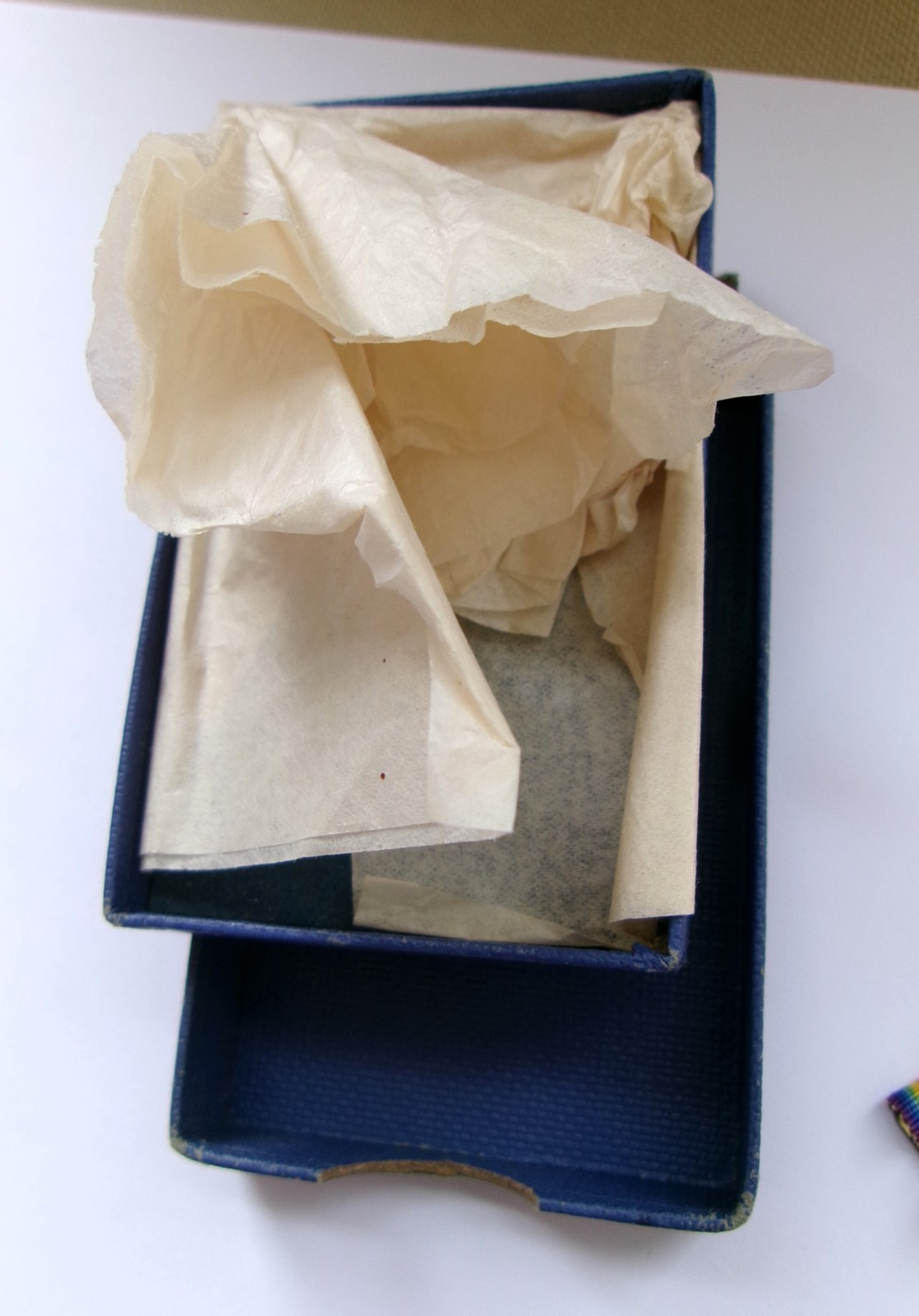 US WW2 Victory Medal in box of issue + ruptured duck badge + ribbon bars