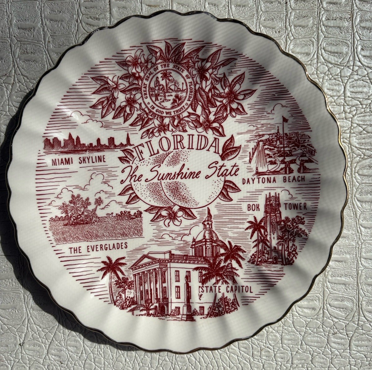 VTG Florida Souvenir Plate Sunshine State Transfer Ware Scallop Edge Kitsch Wall