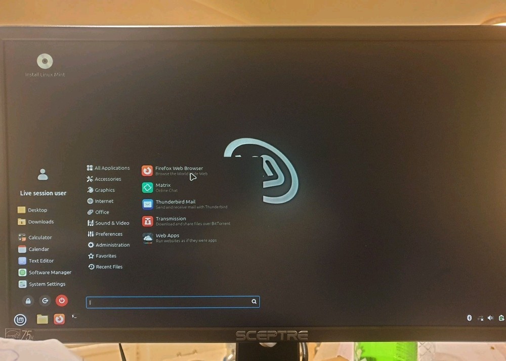 Linux Mint Cinnamon V22.3, 64-bit, Bootable Live and Install USB Flash Drive