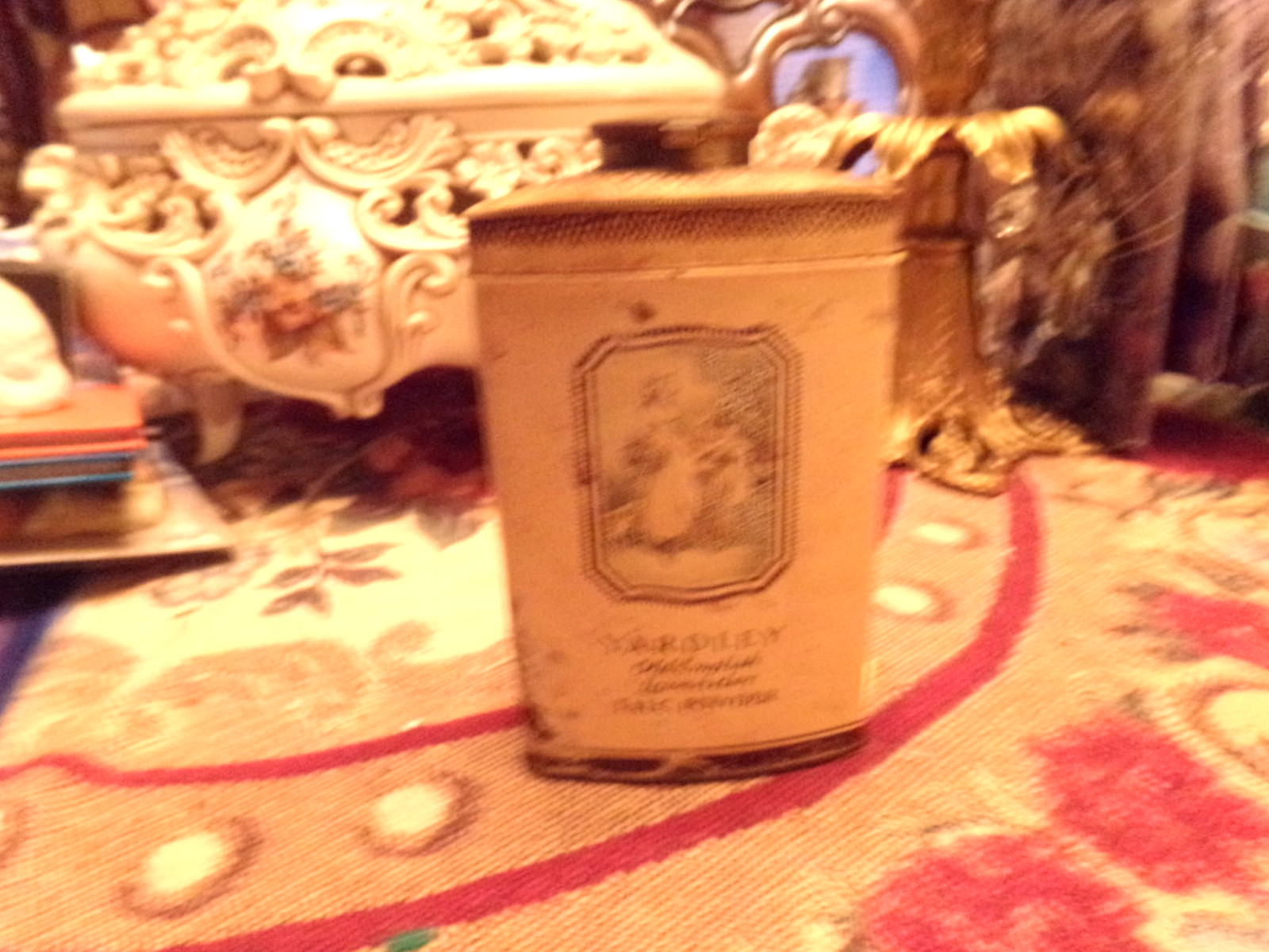Vtg 1950's Yardley Old English Lavender Talc Powder Tin With Brass Lid
