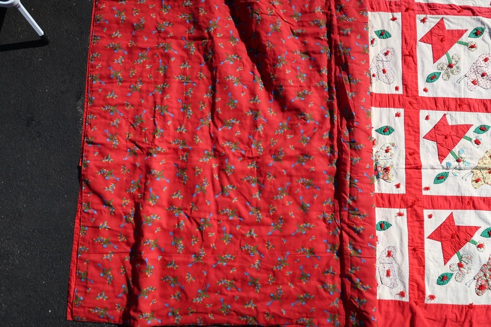 Vtg Patchwork Pattern Tiny Square King Quilt Measures 71x88 In. Beautiful