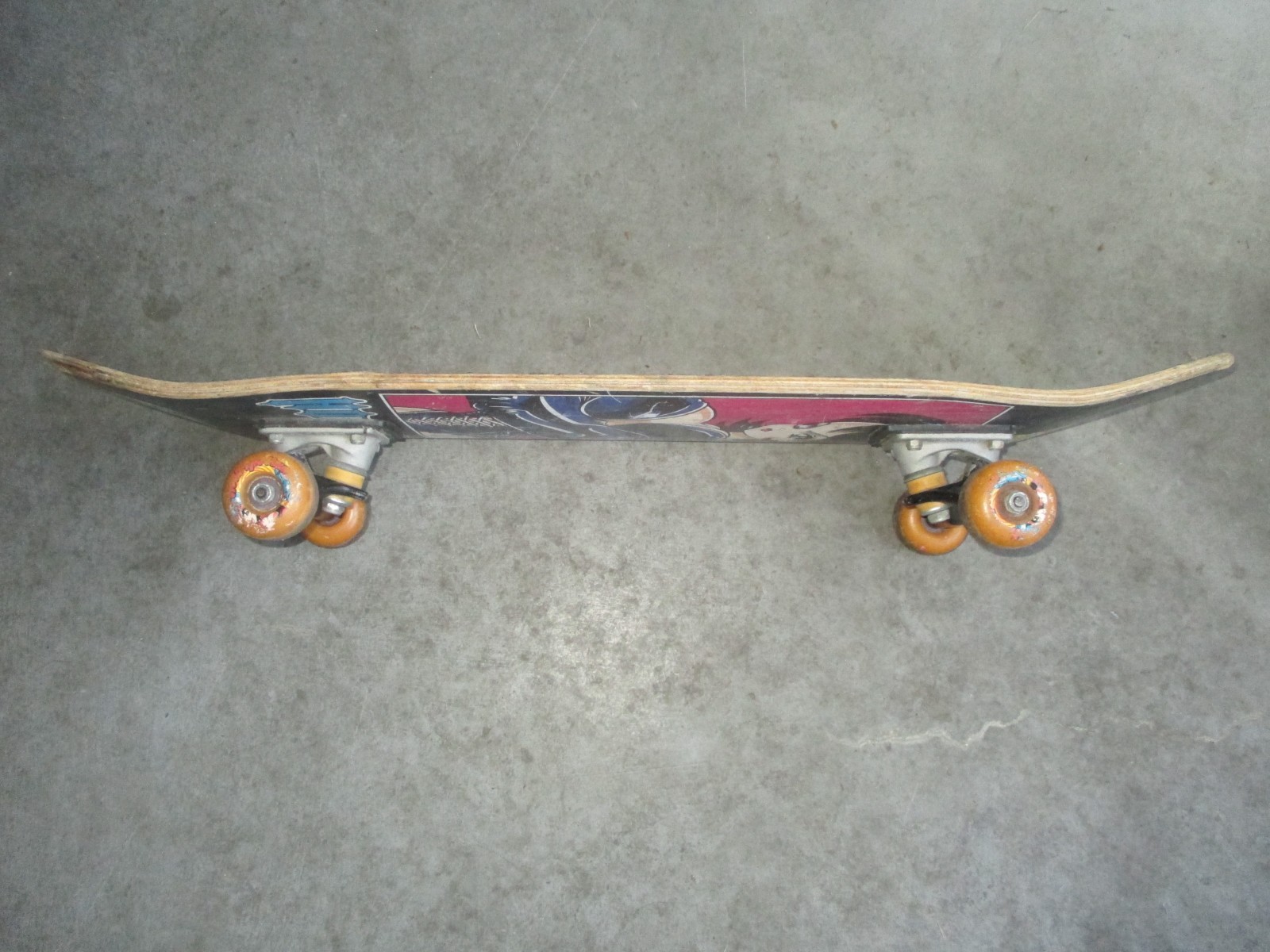 2000 HOOKUPS POISON TAKER ANIME MANGA WWF POISONTAKER COMPLETE SKATEBOARD