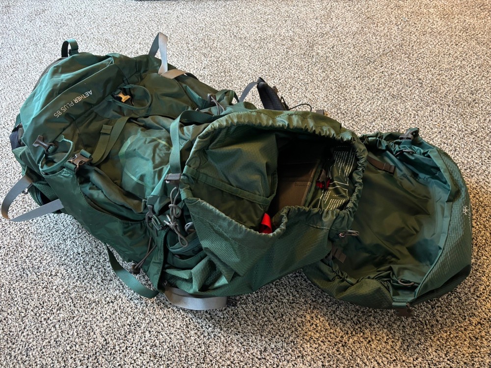 Used Osprey Aether Plus 85 Small/Medium Mountaineering Backpack Green