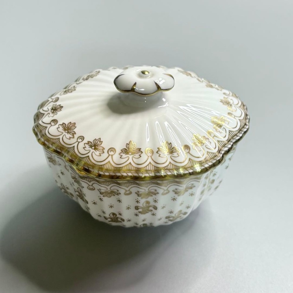 Spode Fleur de Lys Gold Sugar Pot